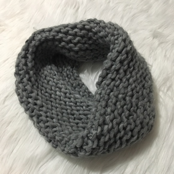 modena Accessories - Gray Infinity Scarf
